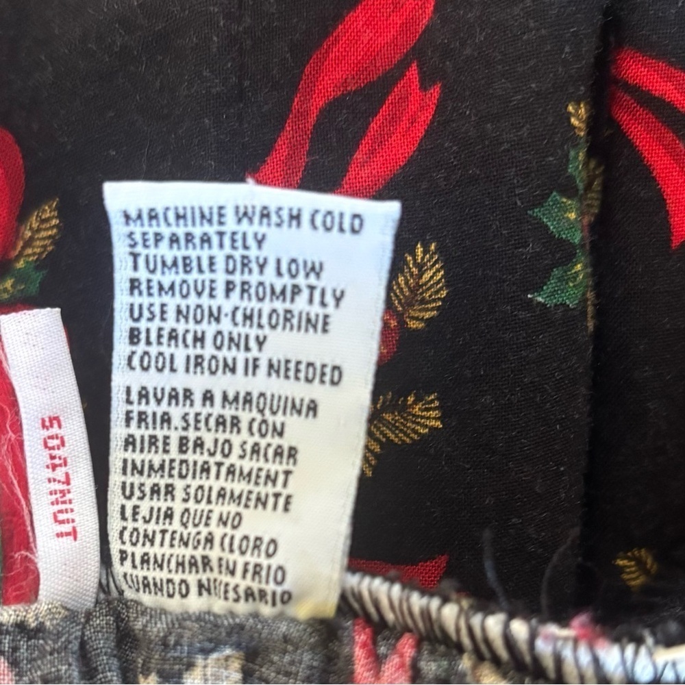 Vintage Holiday Bow & Holly Print Midi Skirt Sz Large Black Red Festive A-Line - Picture 4 of 10